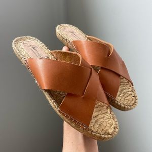 Gaimo Leather Flats NWOT